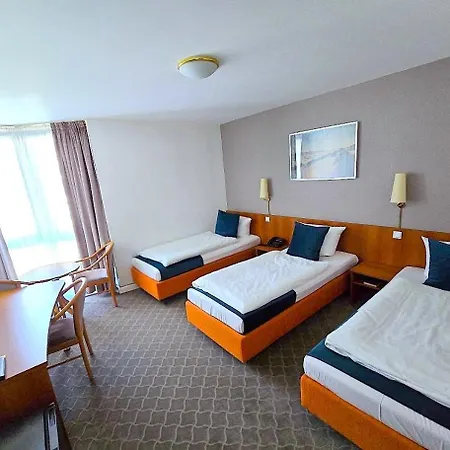 Concorde Ascot Отель