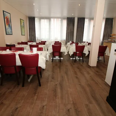 Concorde Ascot Отель